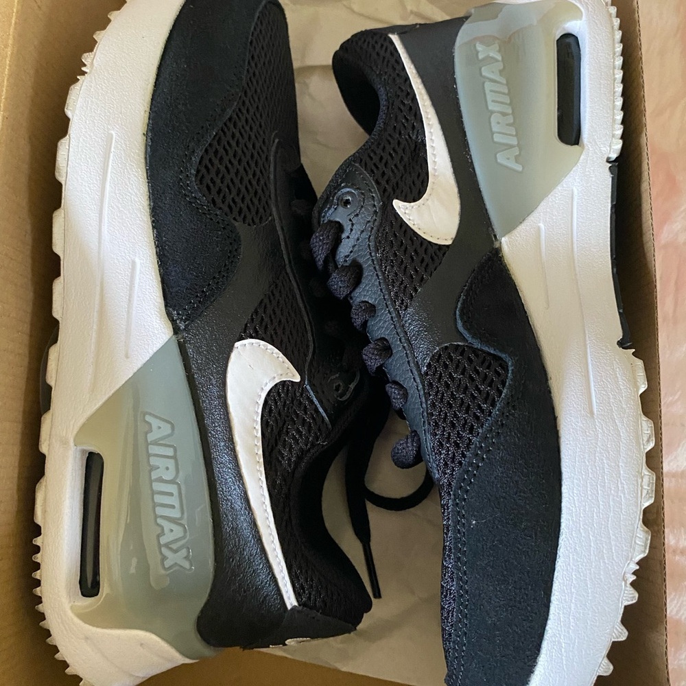 Nike Air Max System in Black and White